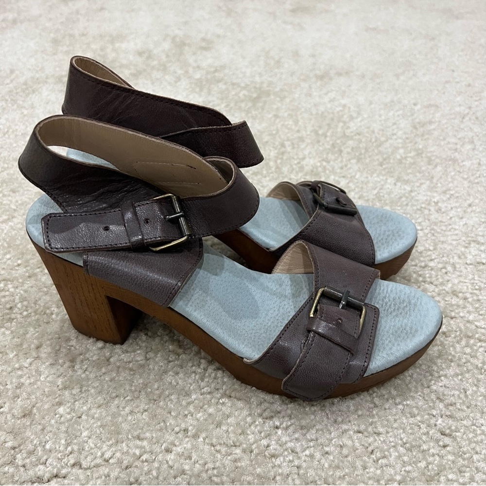 Eric Michael Heeled Sandals Shoes Womens Size 40 Brown Leather Made in Portugal,